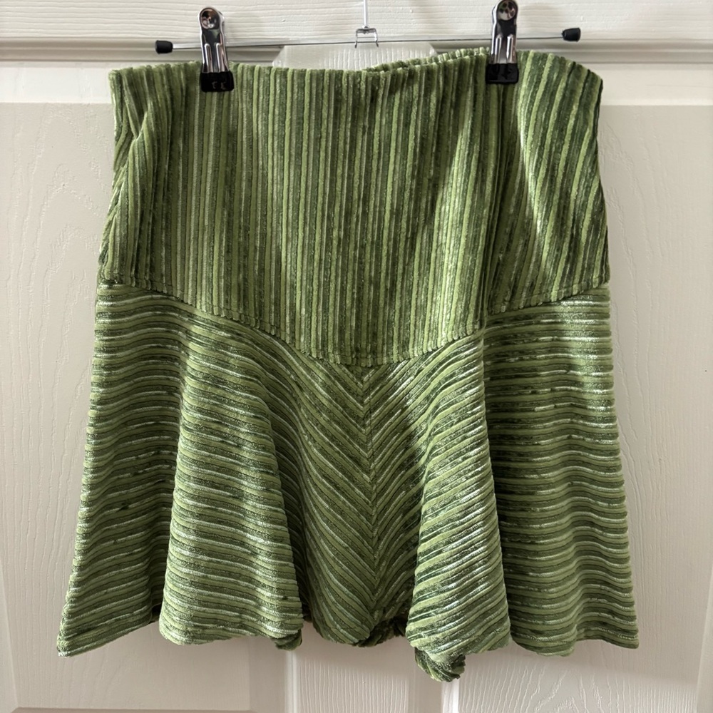 Free People Green Velvet Ribbed Skater Pull On Stretchy Skirt Summer Mini